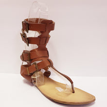 Load image into Gallery viewer, Buckle-Up Leather Sandal