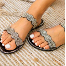 Load image into Gallery viewer, Curvy Crystal Sandal